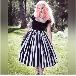 PINUP COUTURE Pleated Skirt Womens Retro Swing Black White Stripe Sz S